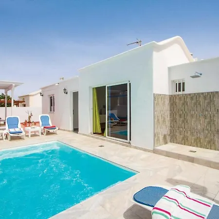 Villa Puerto Del Carmen Sleeps 6 Wifi *