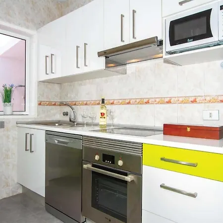 Villa Puerto Del Carmen Sleeps 6 Wifi *